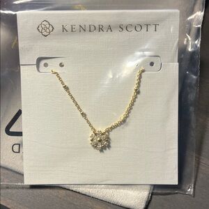 NWT Mylah gold crystal snowflake pendant necklace